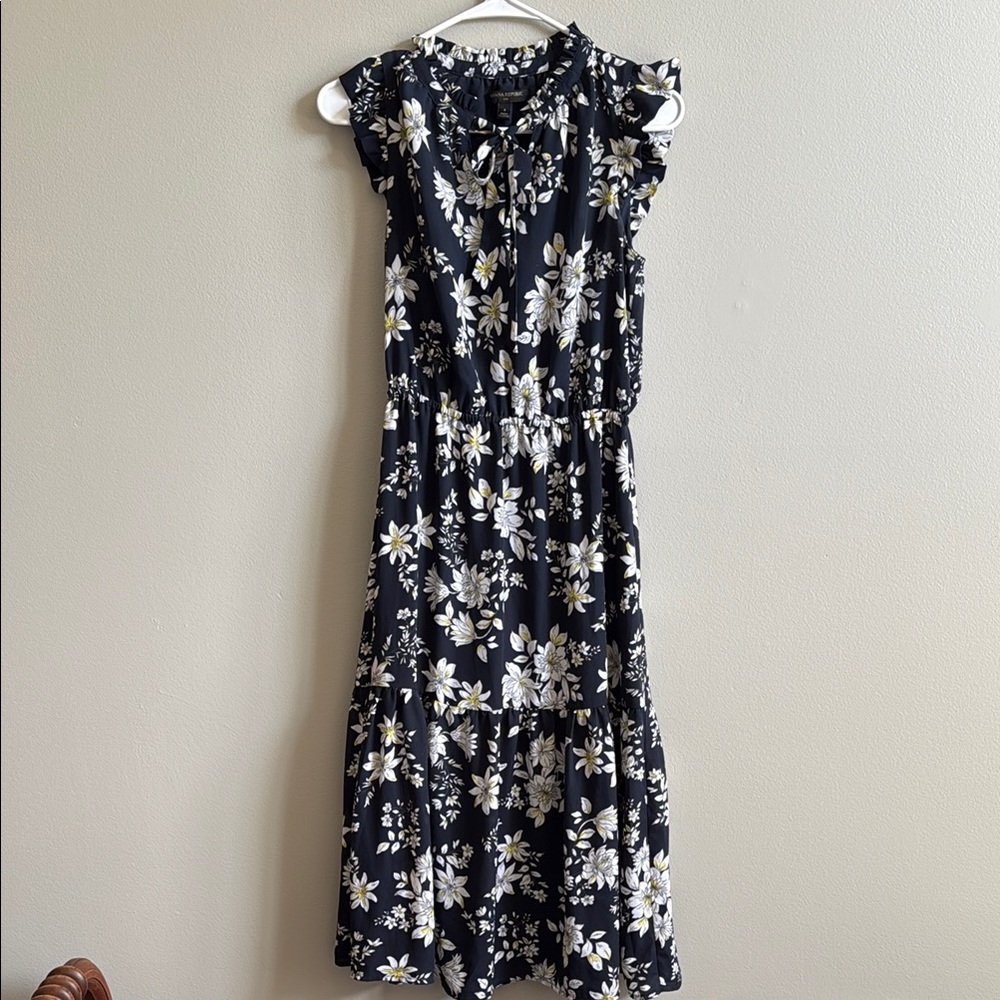 Banana Republic Tie Neck Ruffle Dress, Sz 4